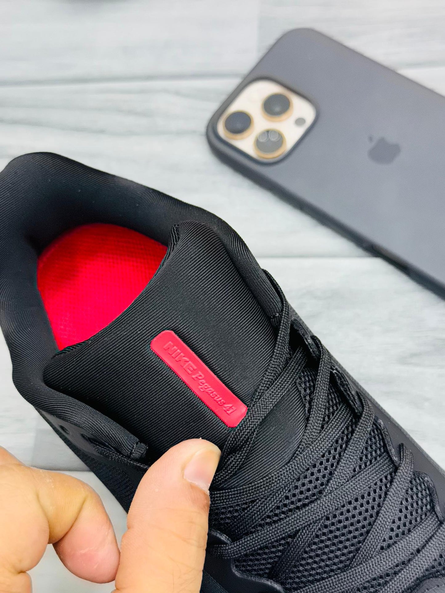 Black Air Zoom Performance Running Shoes – Sleek & Lightweight