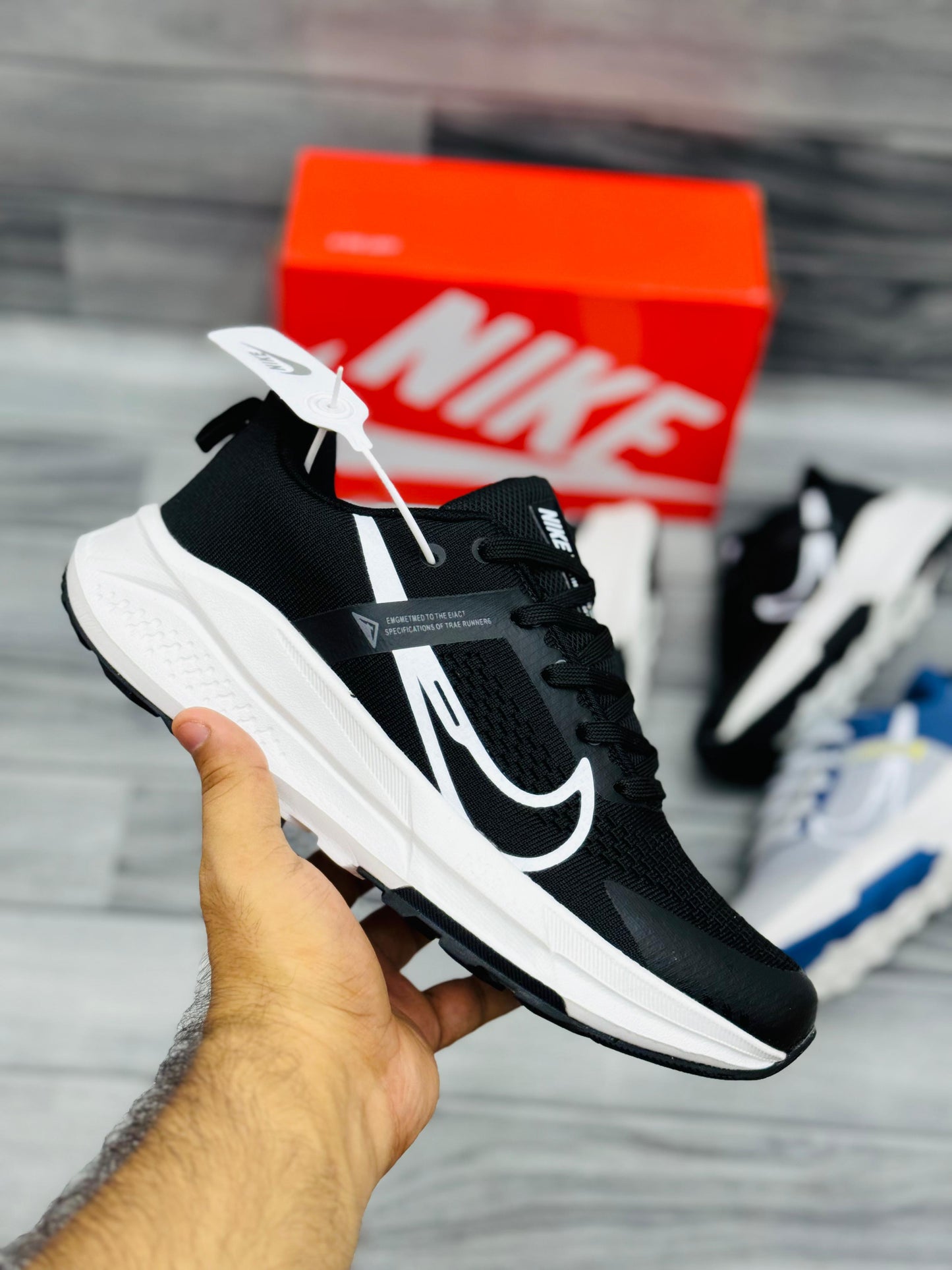 Nike Zoom Gravity Racer – Black/White Running Shoes