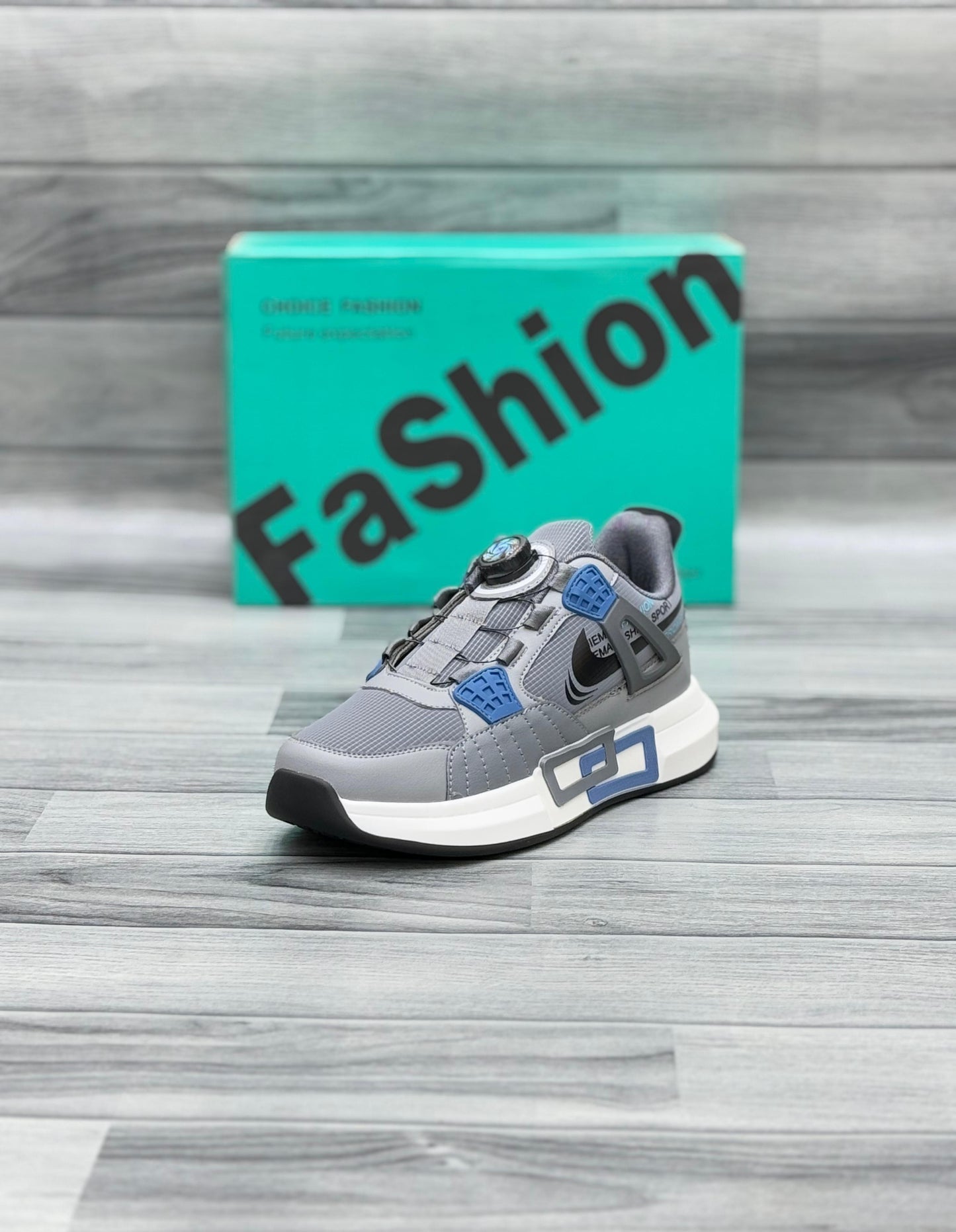 Men's Fashion Sneakers – Black & White Trendy Sports Shoes
