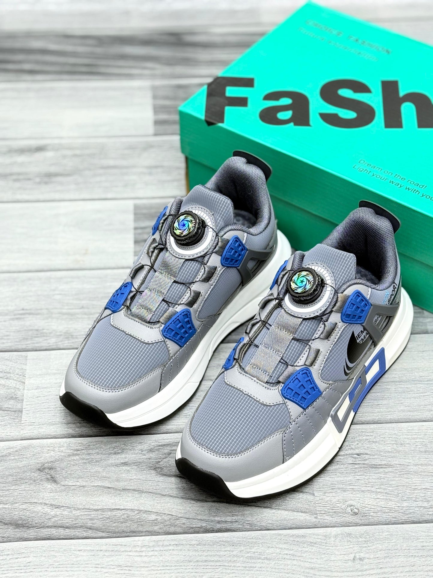 Men's Fashion Sneakers – Black & White Trendy Sports Shoes