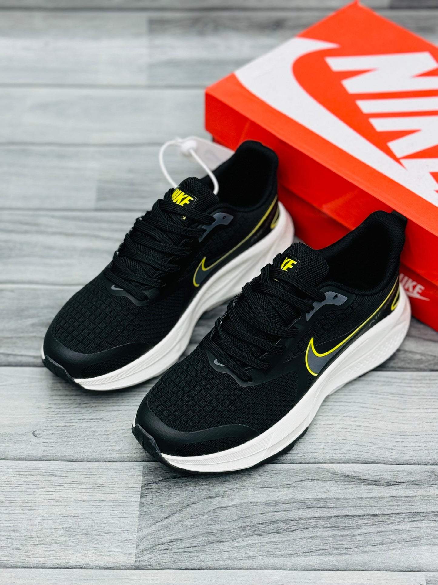 Nike Air Zoom Men's Running Shoes – Black & Yellow