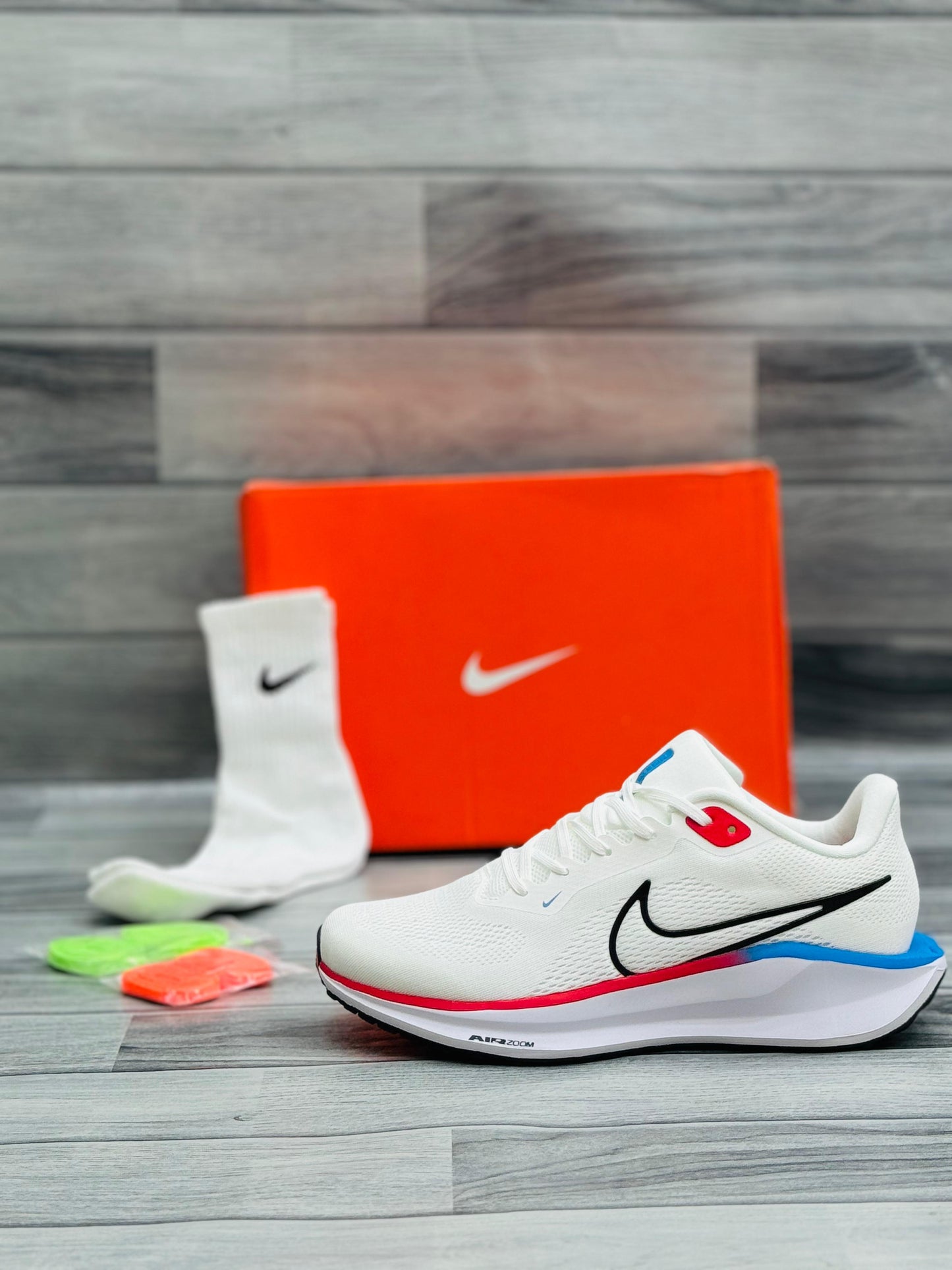 White Air Zoom Performance Running Shoes – Sleek & Lightweight