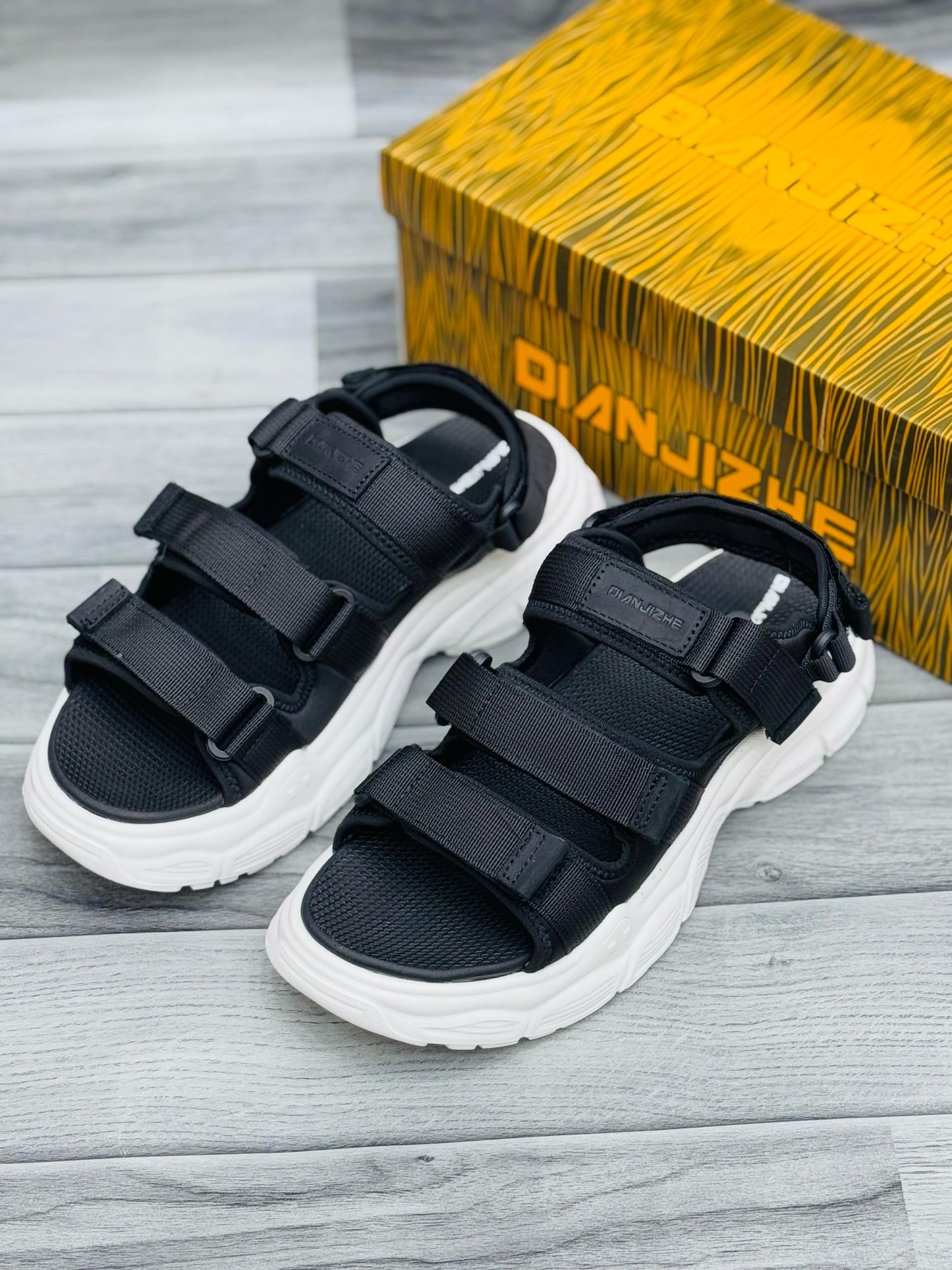 Dianzhe Black Chunky Sandals – Bold, Stylish & Ultra Comfortable