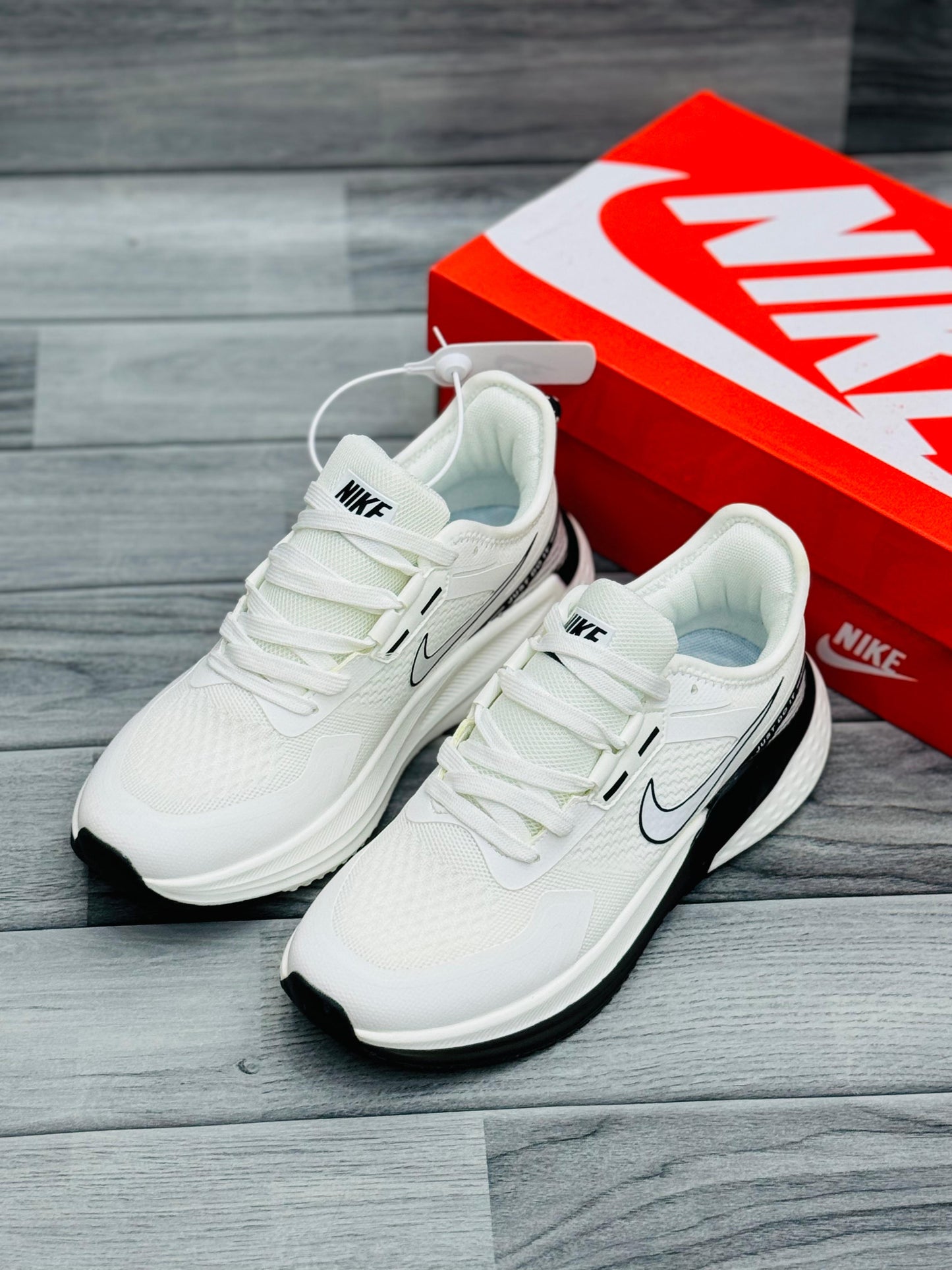 Nike Air Zoom TechRunner – White & Black Performance Running Shoes
