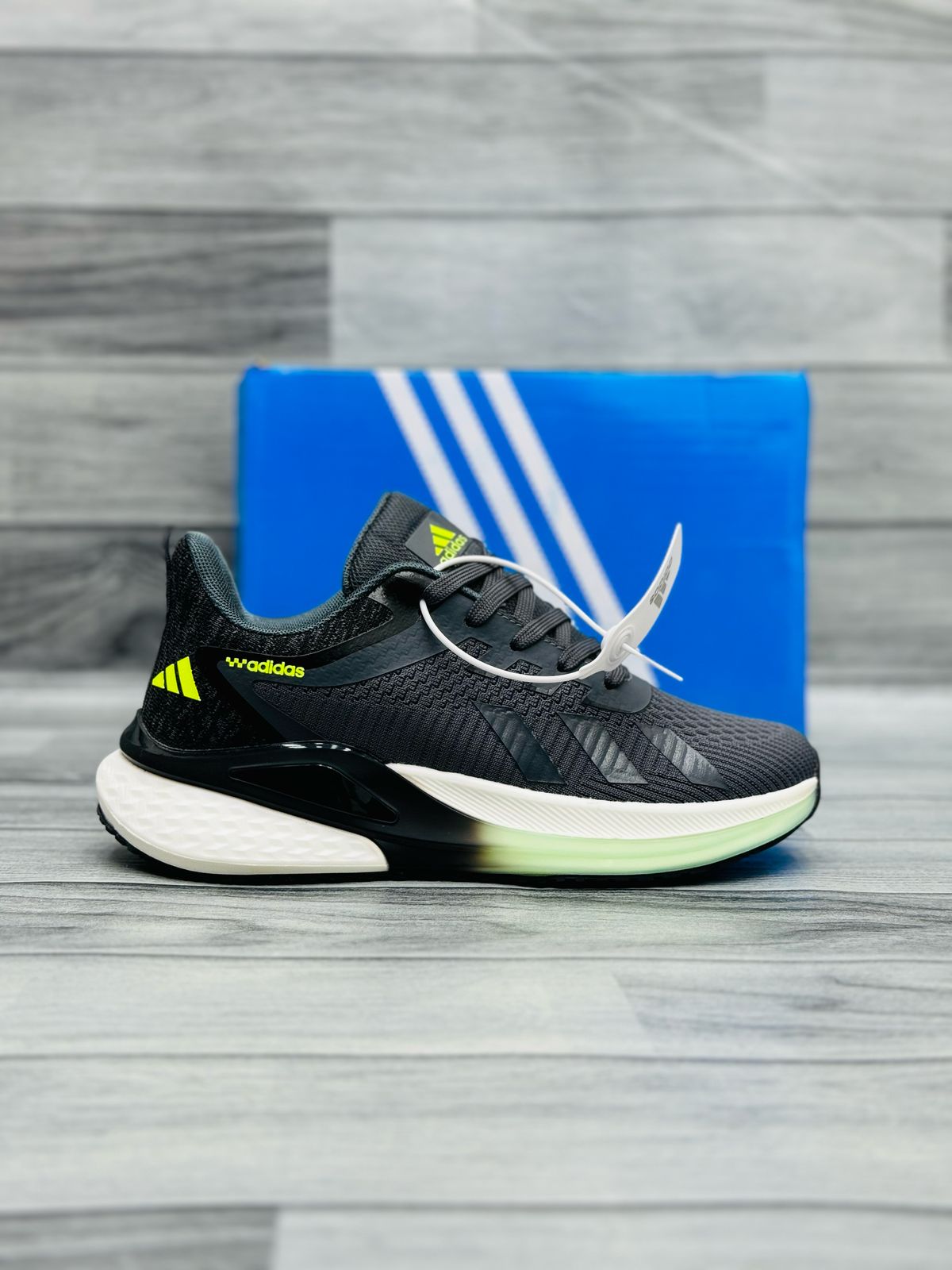 Premium & Stylish Running Shoes – Lightweight & Breathable