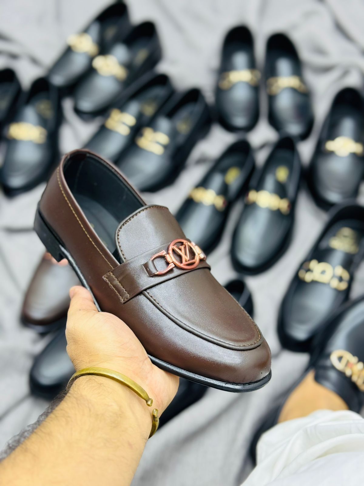 Elegant Brown Leather Loafers with Gold Buckle – Timeless Sophistication
