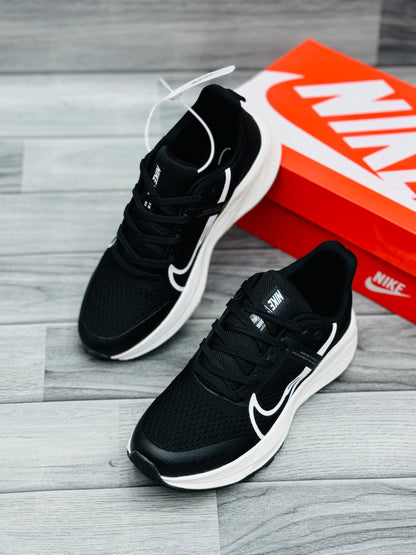 Nike Zoom Gravity Racer – Black/White Running Shoes
